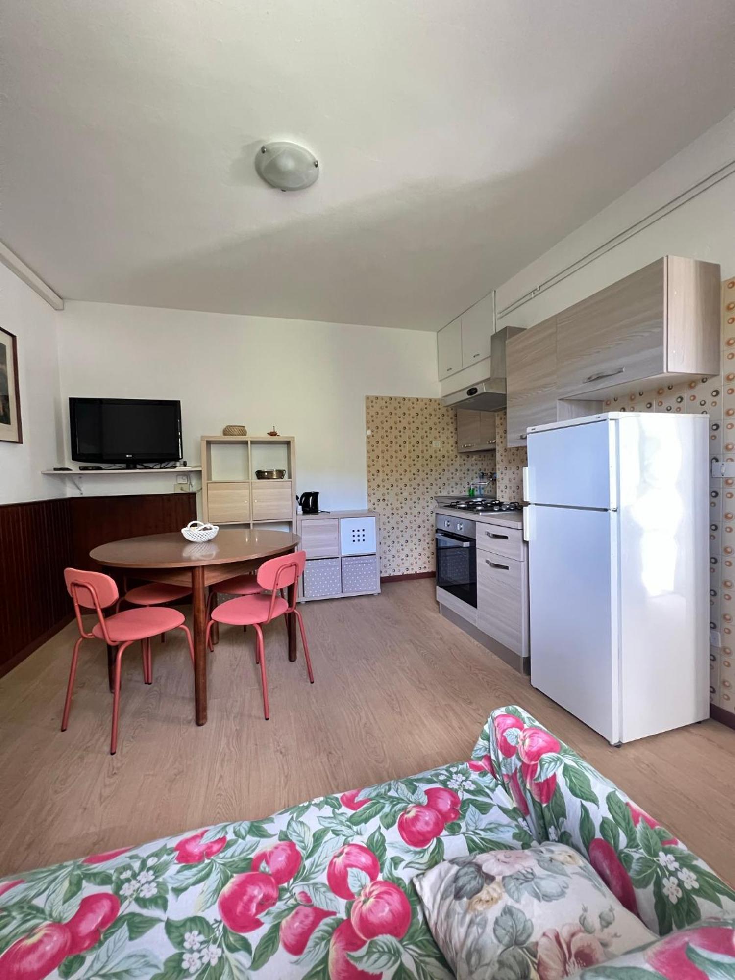 Lanzo D'Intelvi “La Marinella” Apartment Luaran gambar