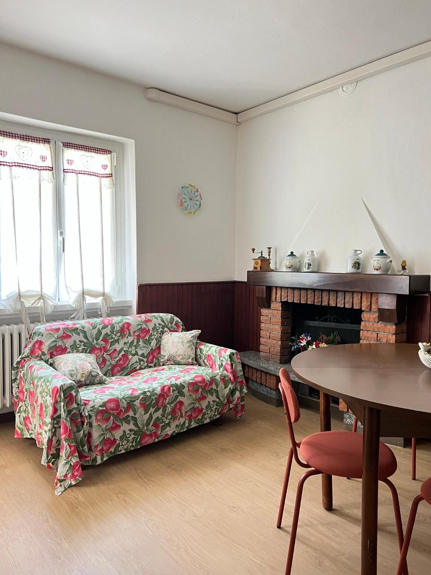 Lanzo D'Intelvi “La Marinella” Apartment Luaran gambar